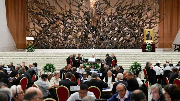 L'aula Paolo Vi durante i lavori, questa mattina, dell'ottava congregazione generale del Sinodo sulla sinodalità