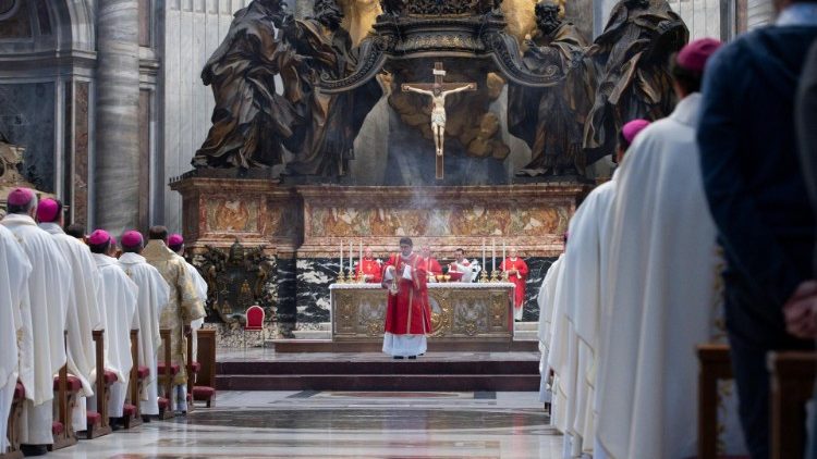 Sinodo, la Messa celebrata da monsignor Grušas, arcivescovo di Vilnius e presidente della Conferenza episcopale lituana