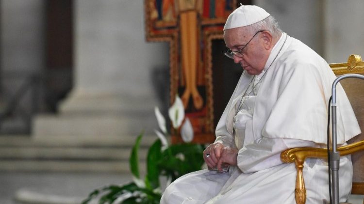 Il Papa durante la preghiera per i Migranti e Rifugiati in Piazza San Pietro del 19 ottobre scorso