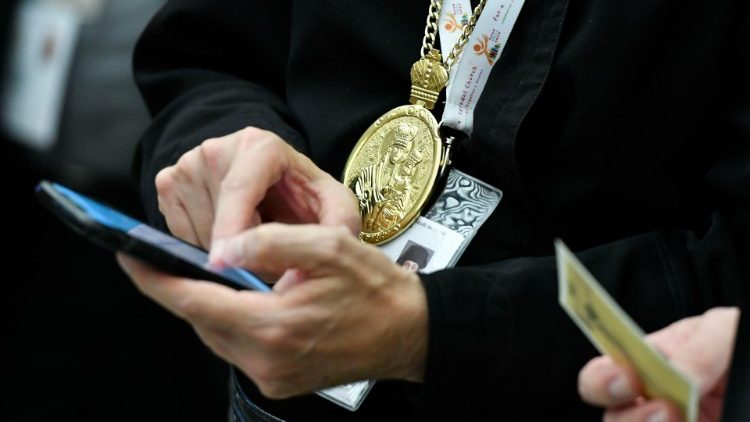 Una pausa dei lavori del Sinodo