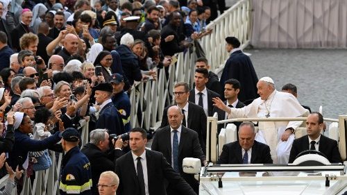 Il Papa: la teologia sia capace di interpretare il Vangelo nel mondo di oggi