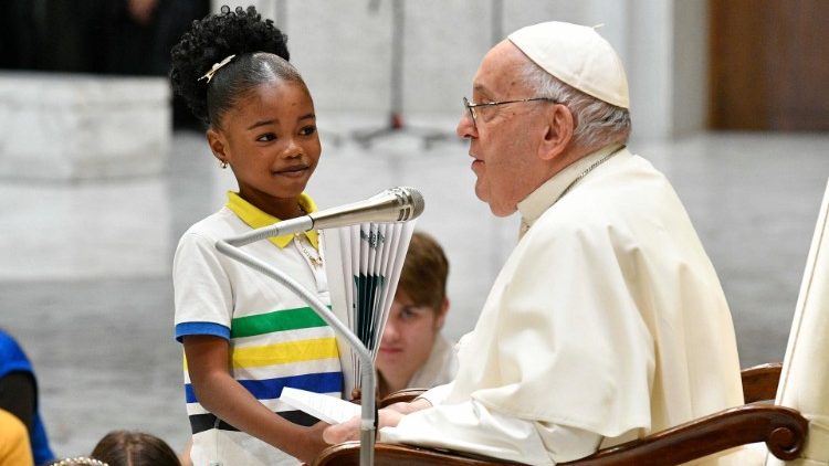 Le domande dei bambini a Francesco