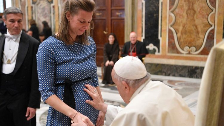 Un momento de la audiencia con los Patrons of the Arts de los Museos Vaticanos