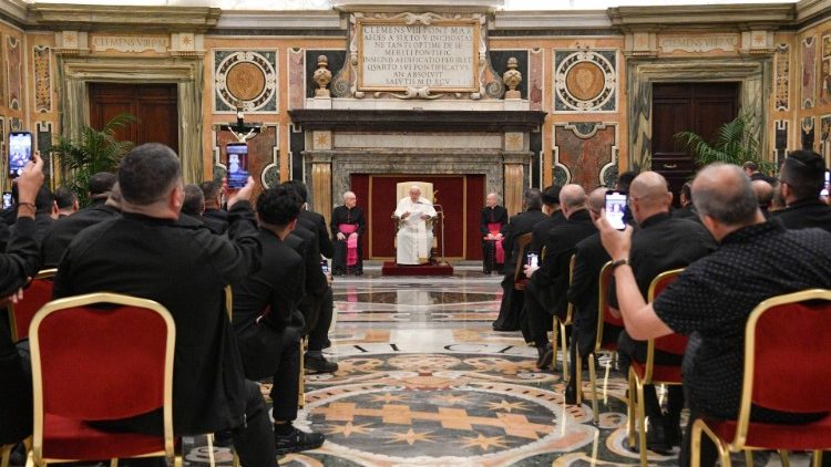 Il Papa parla all'Associazione dei Sacerdoti Ispanici negli Stati Uniti d'America