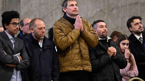 Francesco: la povertà è uno scandalo, Dio ce ne chiederà conto