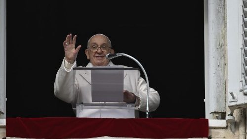 Il Papa: come Maria stupirsi dei doni di Dio, non darli mai per scontati