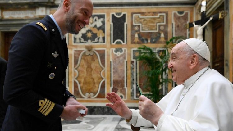 MAP Francis receives a delegation of the Italian Air Force that is marking its centenary
