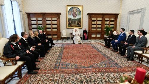Francesco: mai cedere alla corruzione e vigilare perché non si verifichi