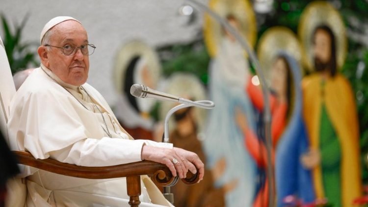 Papa Francesco durante l'udienza generale di oggi, 13 dicembre