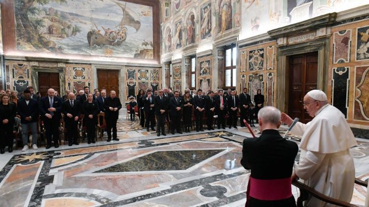 Audiencia del Papa a los organizadores del Concierto de Navidad con los pobres