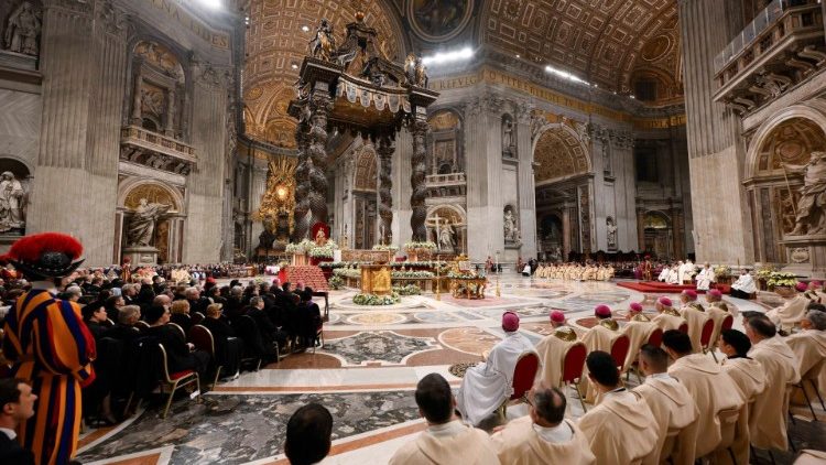Basílica de San Pedro durante la Misa de Nochebuena