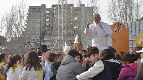 Papež Frančišek 21. junija v Neapelj na teološko srečanje