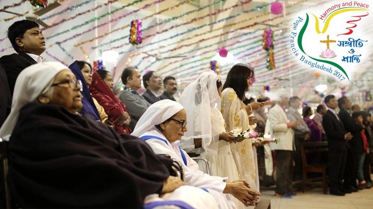 Catholics at prayer in Bangladesh