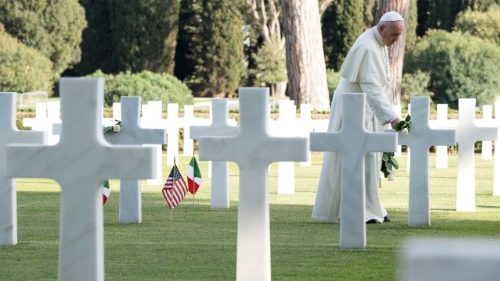 Allerseelen: Zum ersten Mal besucht ein Papst den Friedhof Laurentino