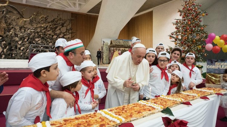 Dicembre 2018: Papa Francesco riceve i bambini del Dispensario