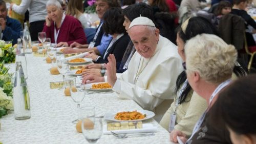 Papa: tё dielёn mё 13 nёntor kremton Meshën e Ditës Botërore të të Varfërve