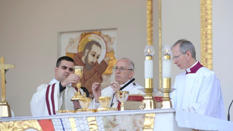 Il Papa celebra Messa a San Giovanni Rotondo