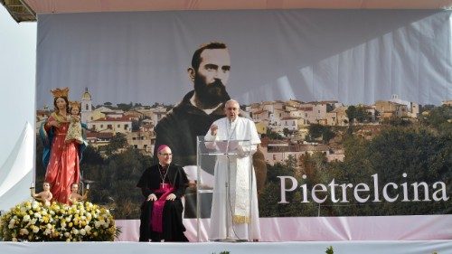 Papa a Pietrelcina: padre Pio, figlio devoto della Chiesa - VIDEO
