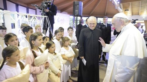 Papež Frančišek Nomadelfiji: Biti v krvnem sorodstvu z Jezusom