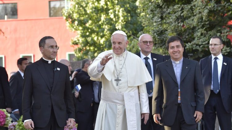 Le Pape François lors de sa visite privée au sanctuaire Albert Hurtago de Santiago du Chili où il a rencontré les jésuites du pays, en janvier 2018. 
