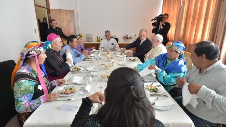 Papa Francisco viaje apostólico a chile pueblos originarios temuco unidad paz reflexiones en frontera jesuita Guillermo Ortiz