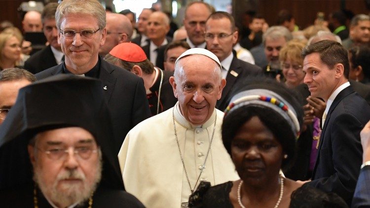 Папа Франциск під час екумкнічної зустрічі в осідку Всесвітньої Ради Церков у Женеві 21 червня 2018 року
