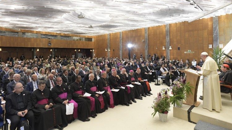 Papst Franziskus am 21.06.2018 im Ökumenischen Zentrum in Genf