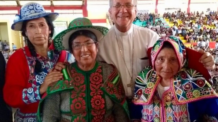 Quase três mil indígenas participam de encontro em Puerto Maldonado