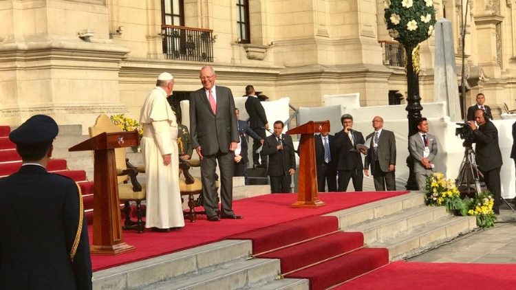 Incontro del Papa con le Autorità, il Corpo diplomatico e la società civile