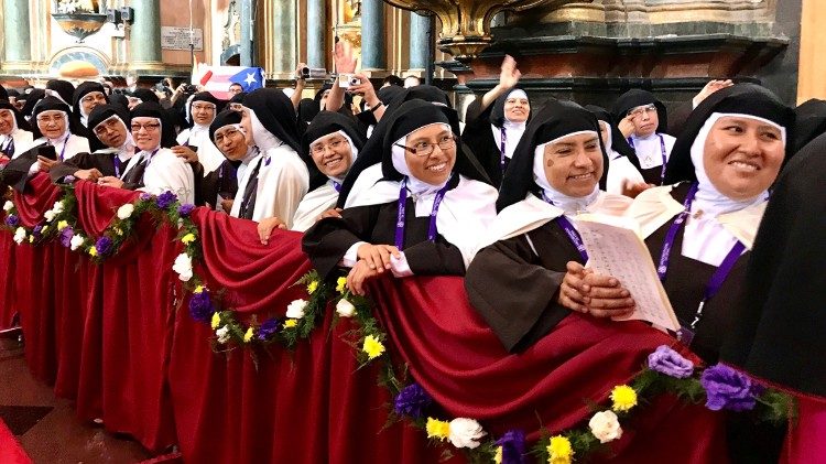 Des religieuses contemplatives à Lima au Pérou, avant une rencontre avec le Pape François. 