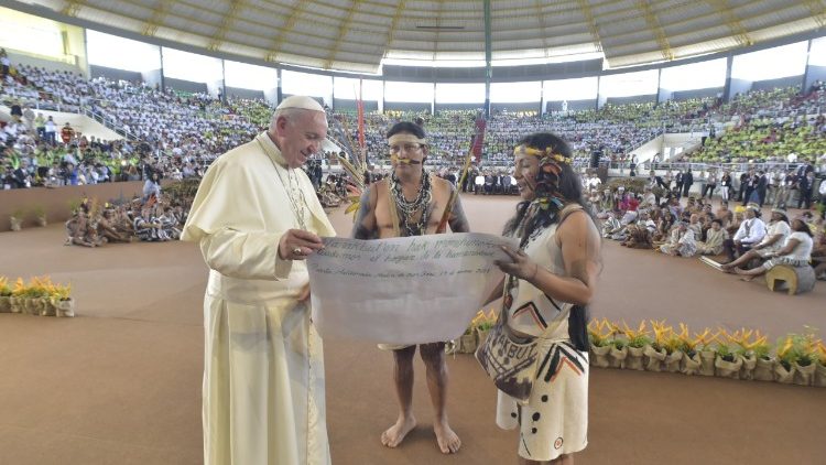 Incontro del Papa con i popoli dell' Amazzonia nel Coliseo Madre de Dios