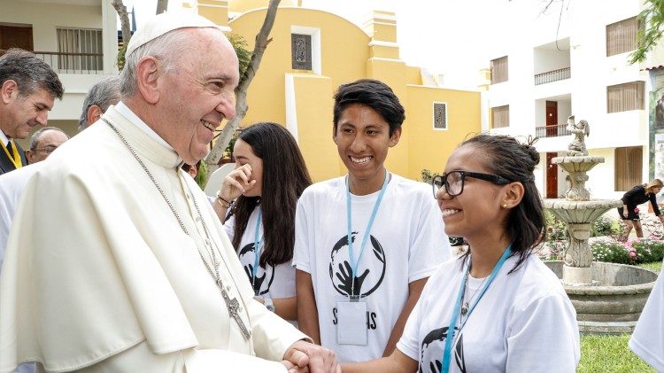 Papa encontra, em Trujillo, Peru, os jovens de Scholas Occurrentes