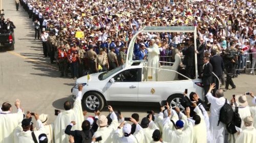 Papa Francesco Santa Messa Base Aerea Las Palmas di Lima