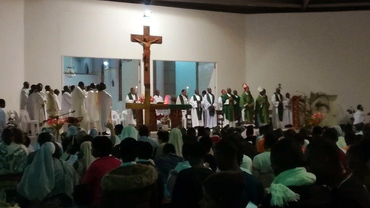 Celebração da Eucaristia em Chimoio, Centro de Moçambique