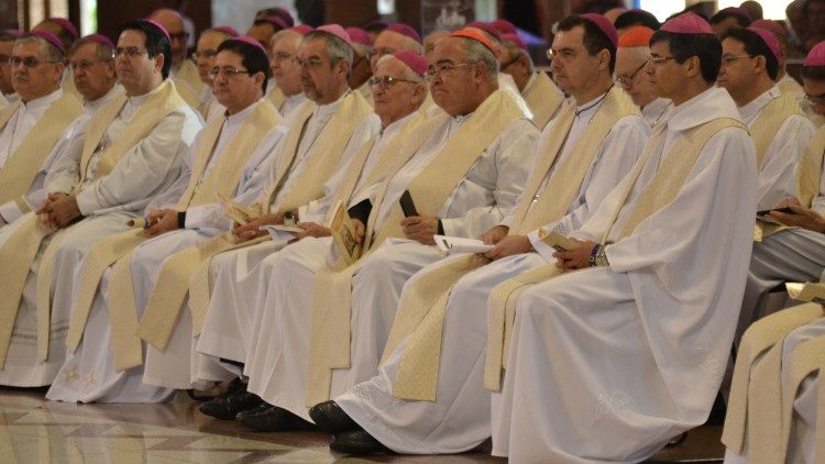 Missa durante a Assembleia dos Bispos em Aparecida