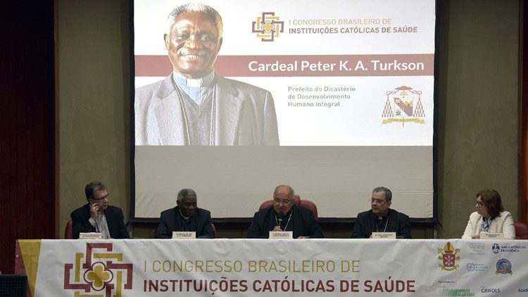 Kardinal Peter Turkson se je marca 2018 udeležil Kongresa katoliških inštitutov za zdravje v  Riu de Janeiru.