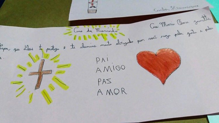 Criancas brasileiras Criciuma desenhos  catequisandos papa Francisco Bencao e Carta