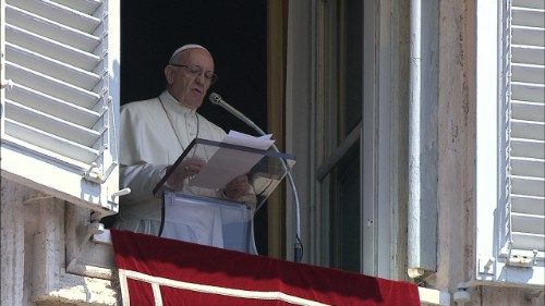 Angélus : le Pape appelle à garantir la sécurité des migrants