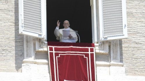 Papa Francesco prega per la pace in Terra Santa e in Venezuela