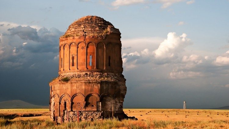 Հայկական Անիի հին քաղաքը