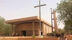 800px-Niger,_Niamey,_CathedralAEM.jpg