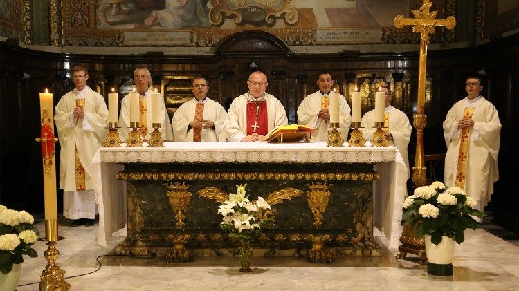 Mons. Jure Bogdan, ordinario militare nella Repubblica Croazia ha celebrato la Messa nella chiesa croata di san Girolamo a Roma