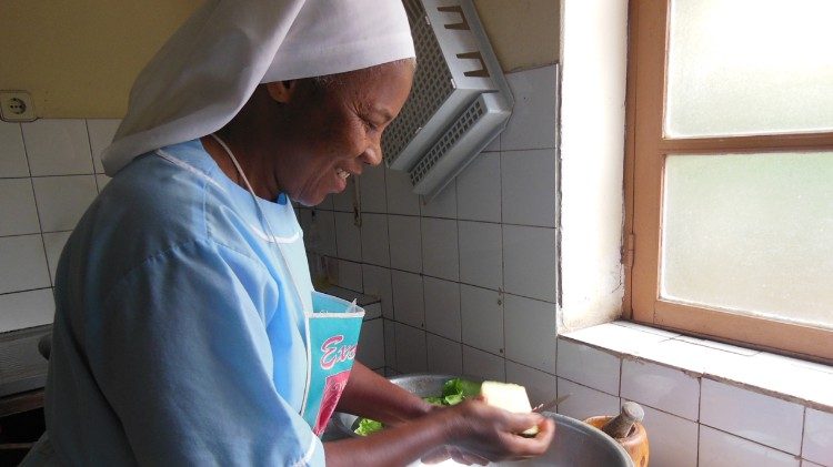Irmã Isidora  - Congregação Filhas do Sagrado Coração de Maria - Cabo Verde
