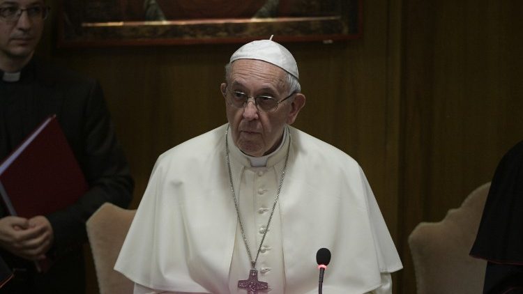 Papst Franziskus am Montagabend im Vatikan