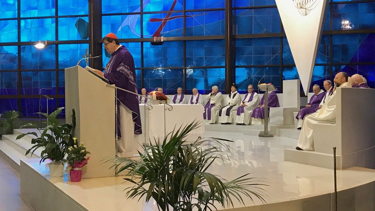 Papež zahájí růžencový měsíc v bazilice panny marie božské lásky - vatican news