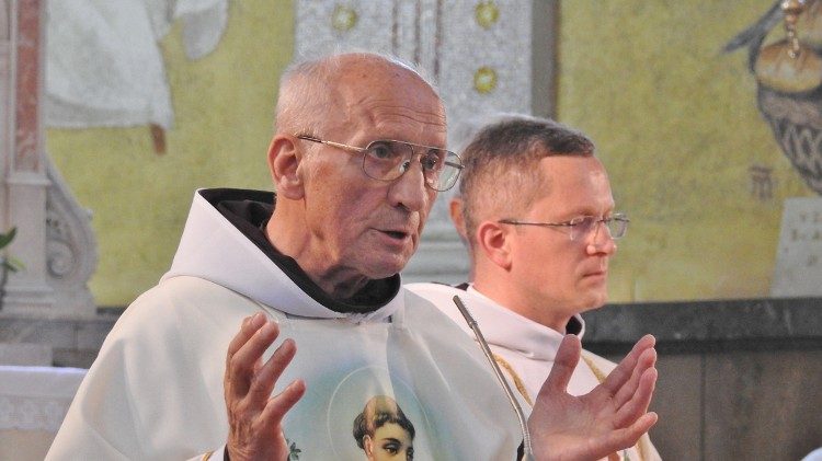 Mons Stanislav Zore a Lubiana Vic ha celebrato la messa solenne 6aem.jpg