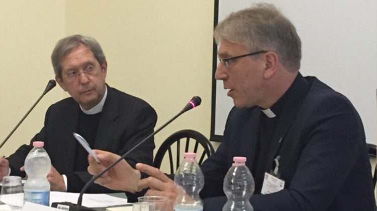 WCC General Secretary Rev. Fykse Tveit (right) and Secretary of the Vatican office for Integral Human Development Mgr Bruno-Marie Duffé: photo credit WCC/Marianne Ejdersten