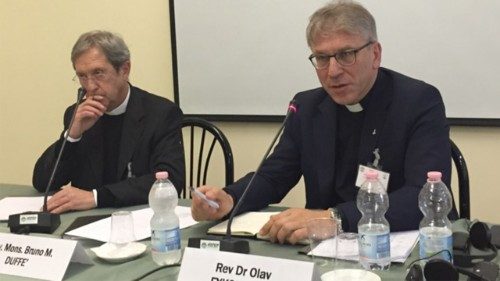 Vatikan: Konferenz gegen Rassismus und Populismus