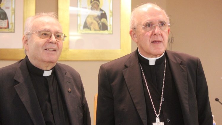 Kardinal Osoro (rechts)