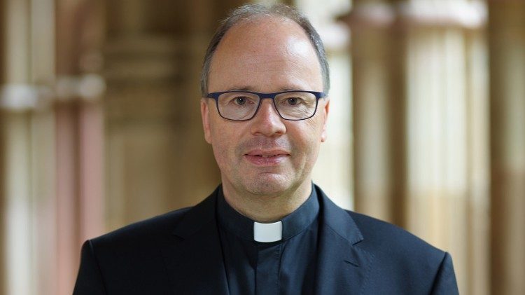 Der Trierer Bischof Stephan Ackermann hatte sich mehr konkrete Ergebnisse von der Kinderschutzkonferenz erhofft